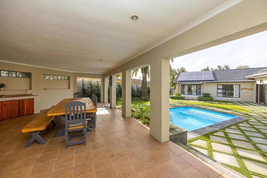 4 Bedroom Property for Sale in Amanda Glen Western Cape